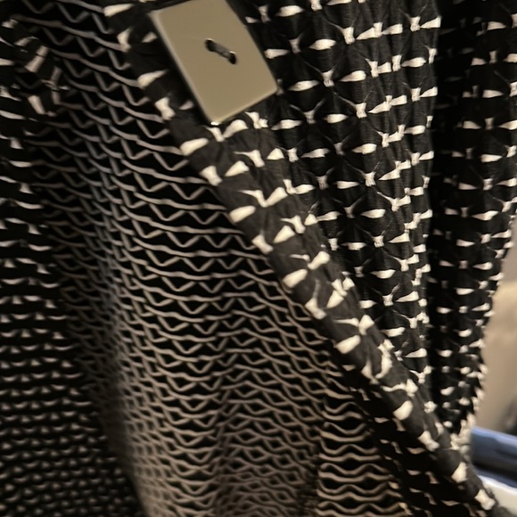 Women’s Knit Geometric Lightweight Jacket by Moonlight - Picture 3 of 5